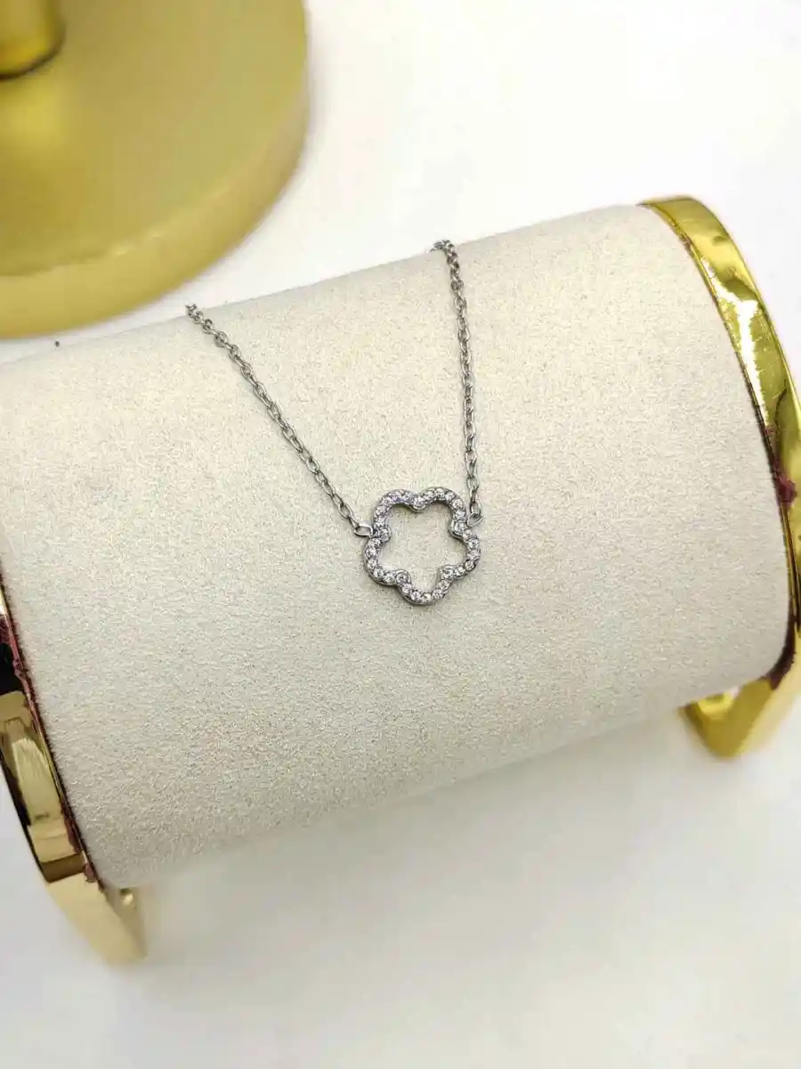 Collier Pendentif Fleur Vide En Acier Inoxydable  | Bijoux fantaisie en acier inoxydable