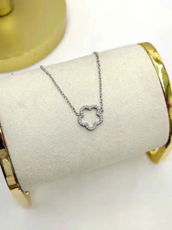 Collier Pendentif Fleur Vide En Acier Inoxydable  | Bijoux fantaisie en acier inoxydable