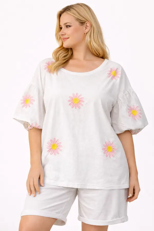 T-shirt oversize en coton avec fleurs brodées de 38 -48 | Vintage Mode