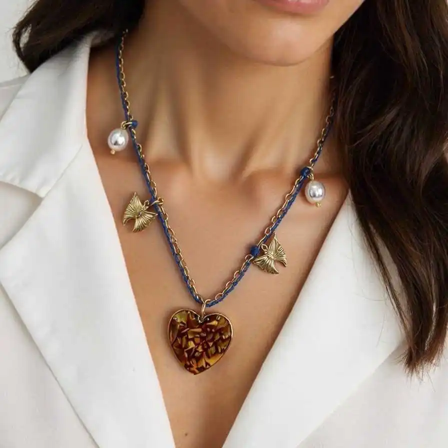 COLIER DOUBLE RANGS COMPOSÉ DE CHAÎNE ET CODON ORNE DE BRELOQUES EN ACIER INOXYDABLE  | Bijoux fantaisie 