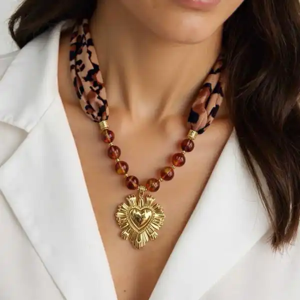 COLLIER  LÉOPARD EN ACIER INOXYDABLE AVEC PERLES EN RÉSINE | Bijoux fantaisie 