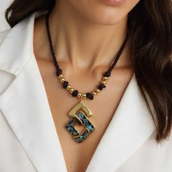 COLLIER CORDON ORNE DE PERLES ET PENDENTIF EN ACIER INOXYDABLE  | Bijoux fantaisie 