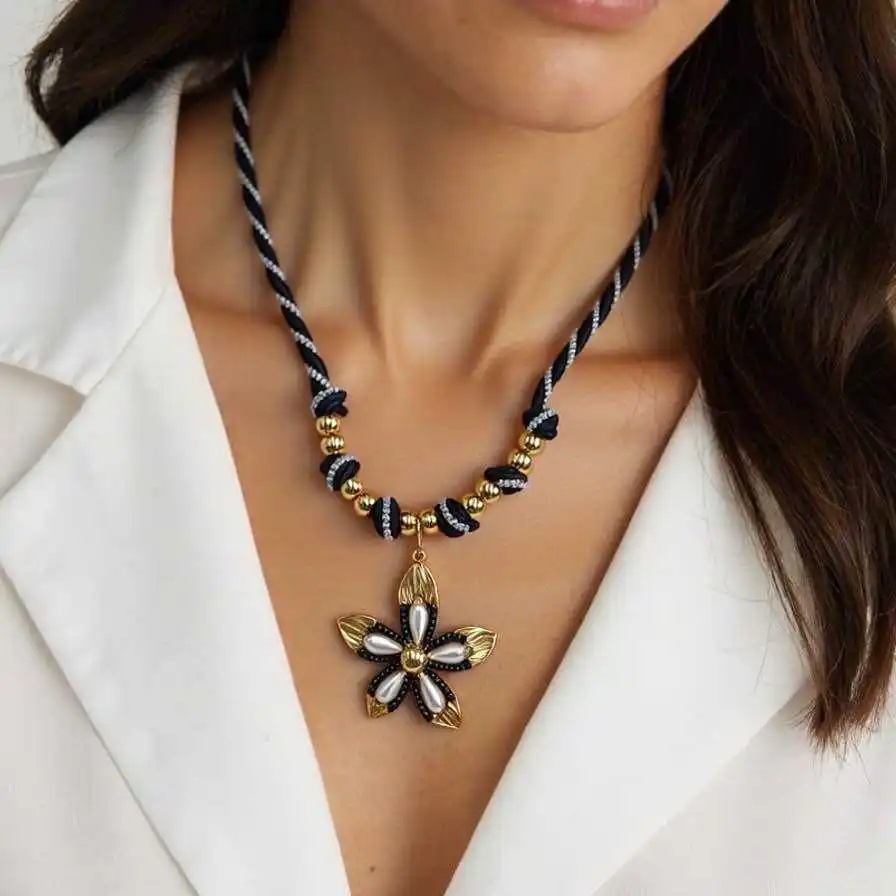 COLLIER CORDON ORNE DE PERLES ET PENDENTIF EN ACIER INOXYDABLE  | Bijoux fantaisie 