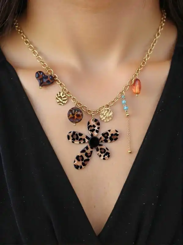 COLLIER ORNE DE BRELOQUES EN ACIER INOXYDABLE  | Bijoux fantaisie 