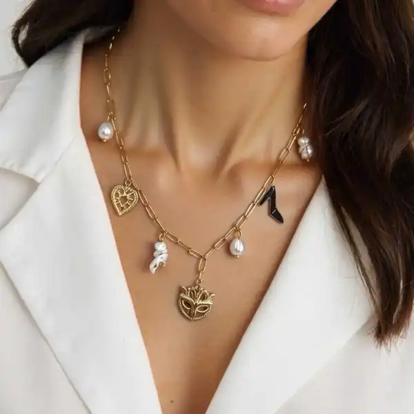 COLLIER ORNE DE BRELOQUES EN ACIER INOXYDABLE  | Bijoux fantaisie 