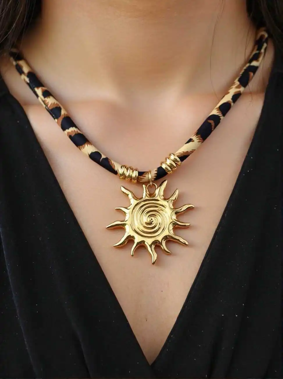 COLLIER EN LÉOPARD AVEC PENDNETIF SOLEIL EN ACIER INOXYDABLE  | Bijoux fantaisie 