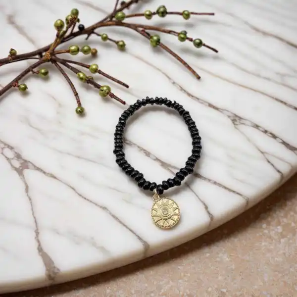 BRACELET ÉLASTIQUE EN ACRYLIQUE AVEC PENDENTIF EN ACIER INOXYDABLE  | Bijoux fantaisie en acier inoxydable