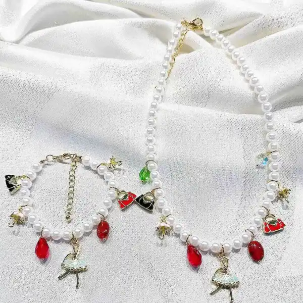 Ensemble des bijoux 
collier et bracelet 
en fausses perles  | Les Élixirs Parfumés